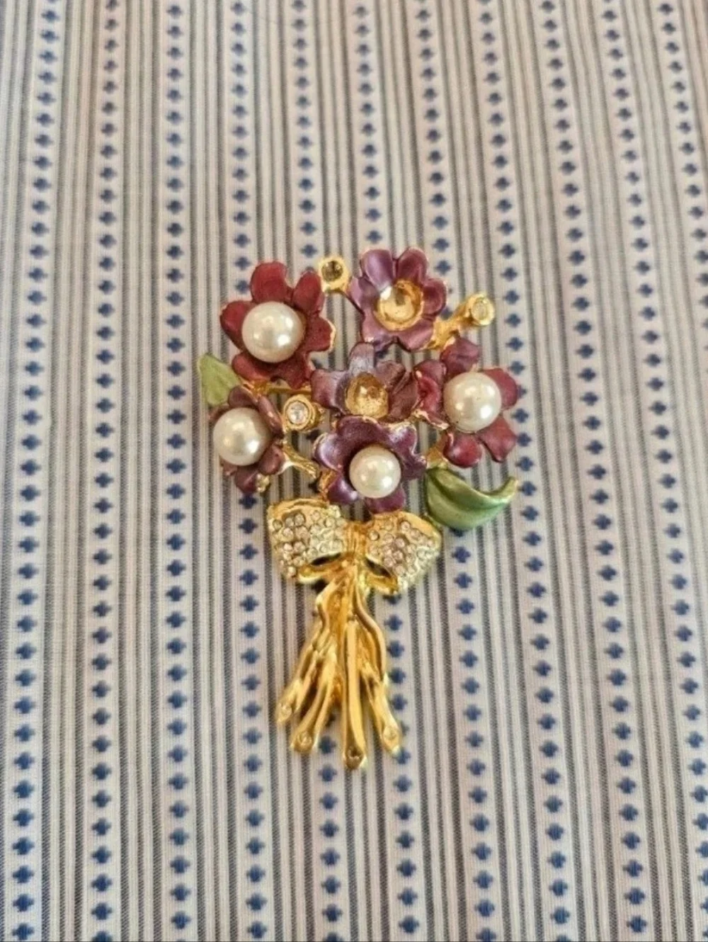 Vintage Gold Tone Enamel Flower Bouquet Brooch/Pin w Faux Pearls & Rhinestones